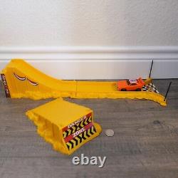 Vtg. Dukes of Hazard Jumping Ramp Race Set with General Car 1981 Knickerbocker