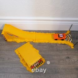 Vtg. Dukes of Hazard Jumping Ramp Race Set with General Car 1981 Knickerbocker