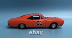 Vtg ERTL Steel Dukes of Hazzard General Lee 1/16th Scale (Warner Bros, 1981)